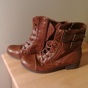 Guess boots